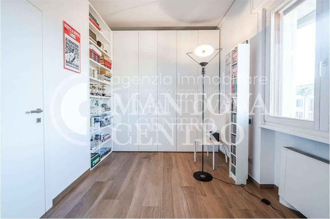 appartamento in vendita a Mantova in zona Centro Storico