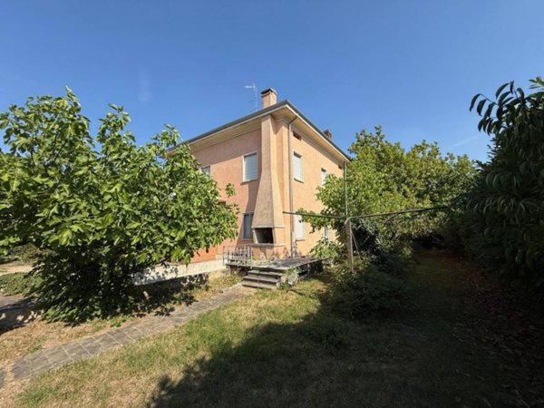 casa indipendente in vendita a Mantova in zona Chiesanuova