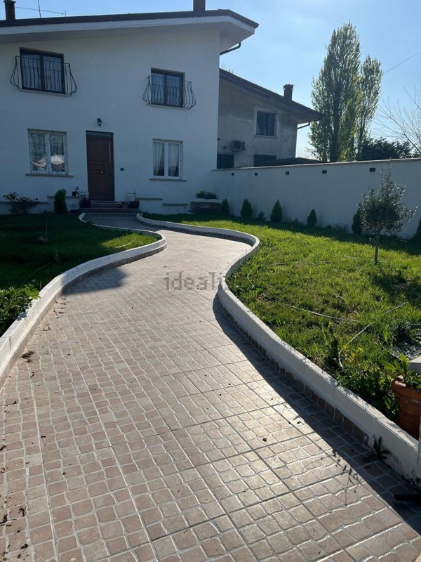 casa indipendente in vendita a Mantova