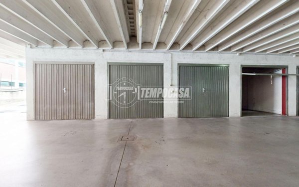 negozio in vendita a Mantova in zona Valletta Paiolo