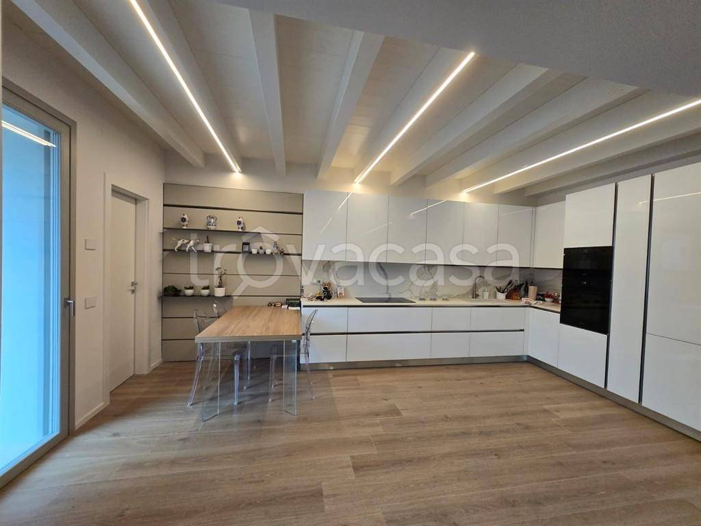 appartamento in vendita a Mantova in zona Corso Vittorio Emanuele II