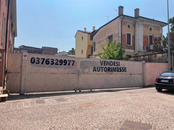 locale di sgombero in vendita a Mantova in zona Centro Storico