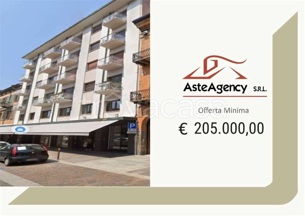 ufficio in vendita a Mantova in zona Centro Storico