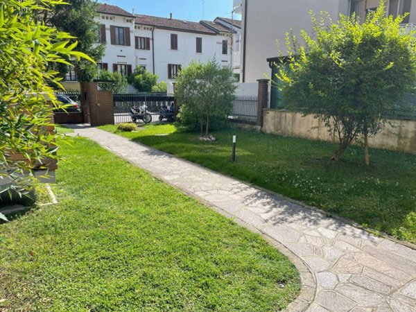 appartamento in vendita a Mantova in zona Strada Dosso del Corso