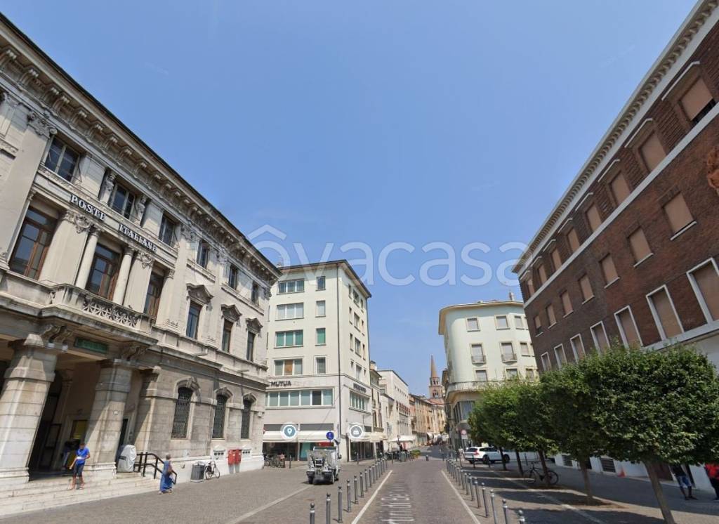 ufficio in vendita a Mantova in zona Centro Storico
