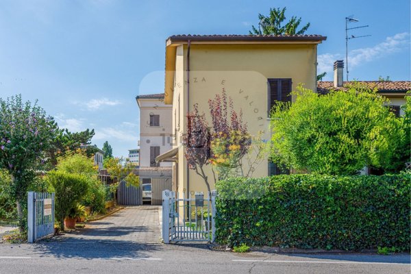 esavano in vendita a Mantova in zona Centro Storico