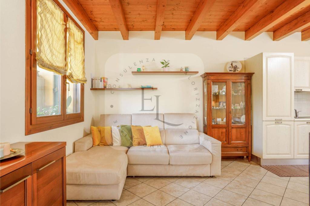 casa indipendente in vendita a Mantova in zona Castelnuovo