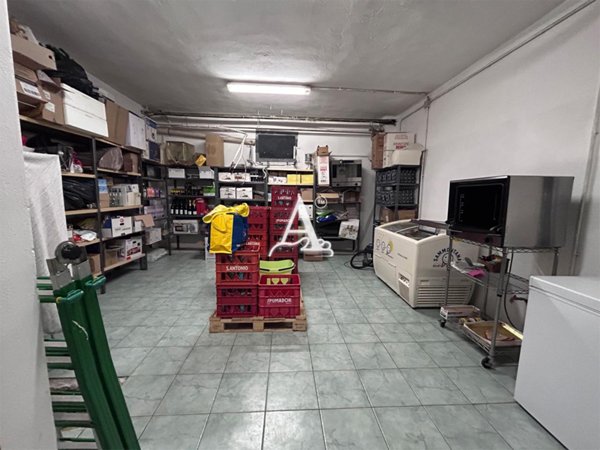 negozio in vendita a Mantova