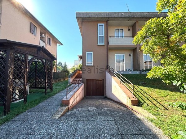 casa indipendente in vendita a Mantova