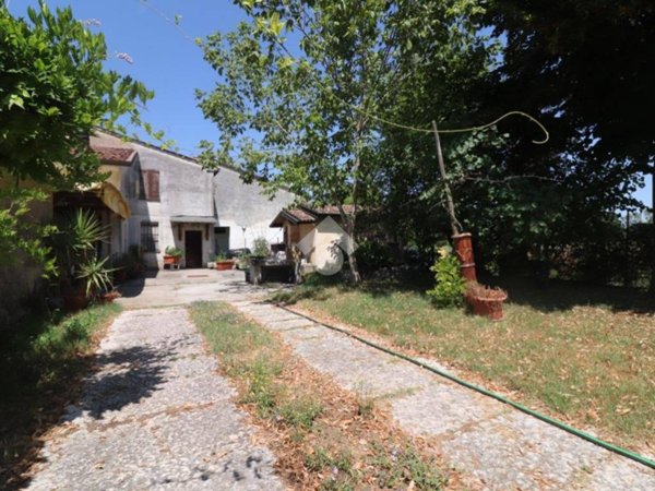casa indipendente in vendita a Mantova in zona Cittadella