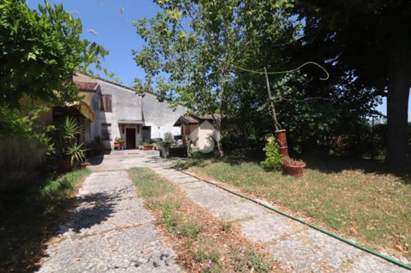 casa indipendente in vendita a Mantova