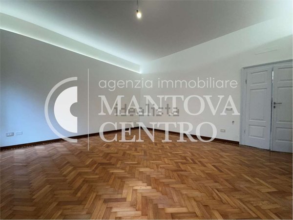 appartamento in vendita a Mantova in zona Centro Storico