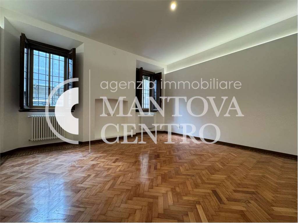 appartamento in vendita a Mantova in zona Centro Storico