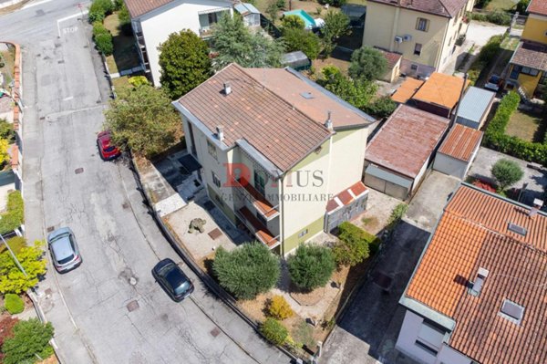 casa indipendente in vendita a Mantova in zona Corso Vittorio Emanuele II