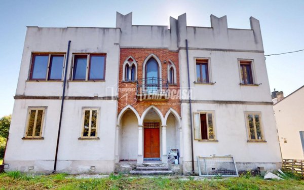 casa indipendente in vendita a Mantova