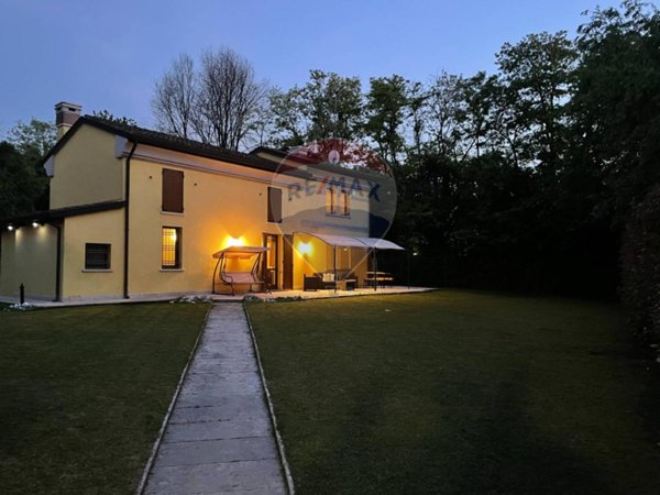 casa indipendente in vendita a Mantova in zona Centro Storico