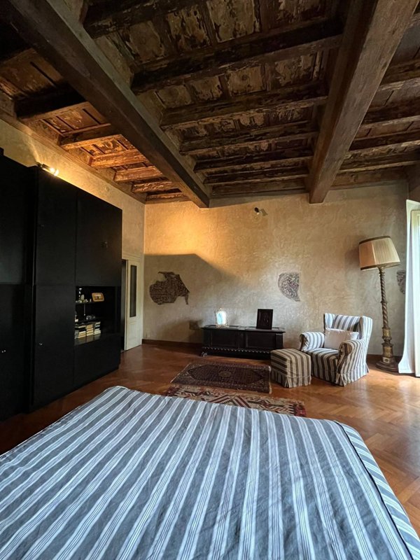 casa indipendente in vendita a Mantova in zona Centro Storico