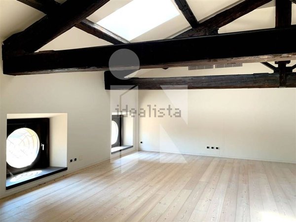 attico in vendita a Mantova in zona Centro Storico