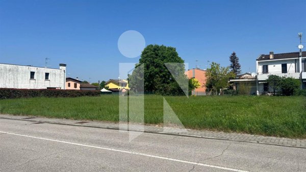 terreno edificabile in vendita a Mantova in zona Borgo Castelletto