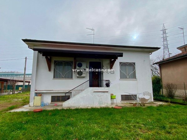 casa indipendente in vendita a Mantova