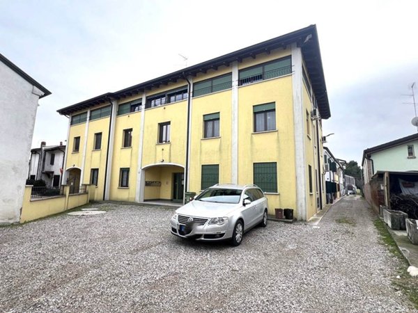 appartamento in vendita a Mantova in zona Borgo Castelletto