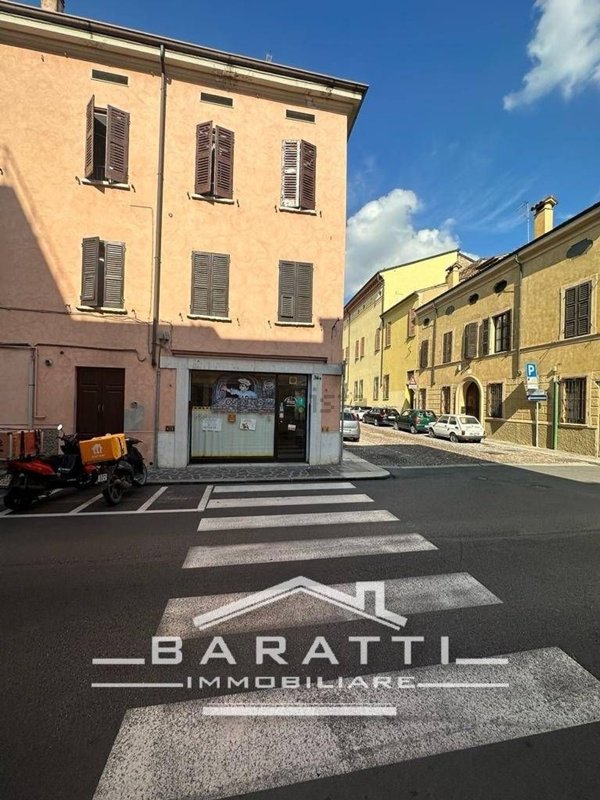 negozio in vendita a Mantova in zona Centro Storico