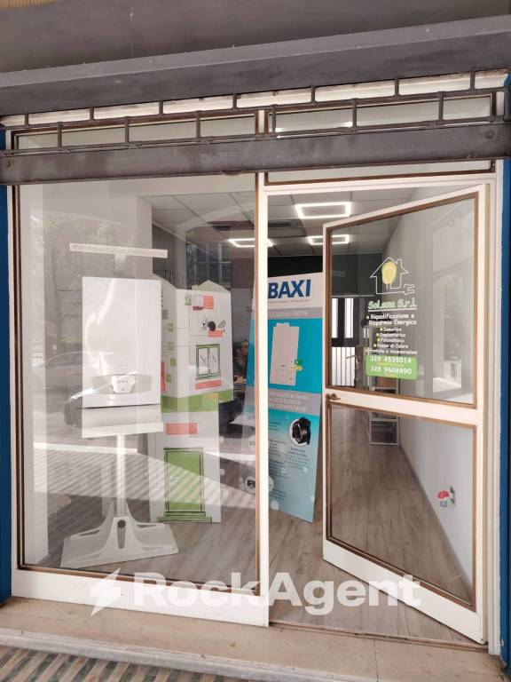 negozio in vendita a Mantova in zona Valletta Paiolo