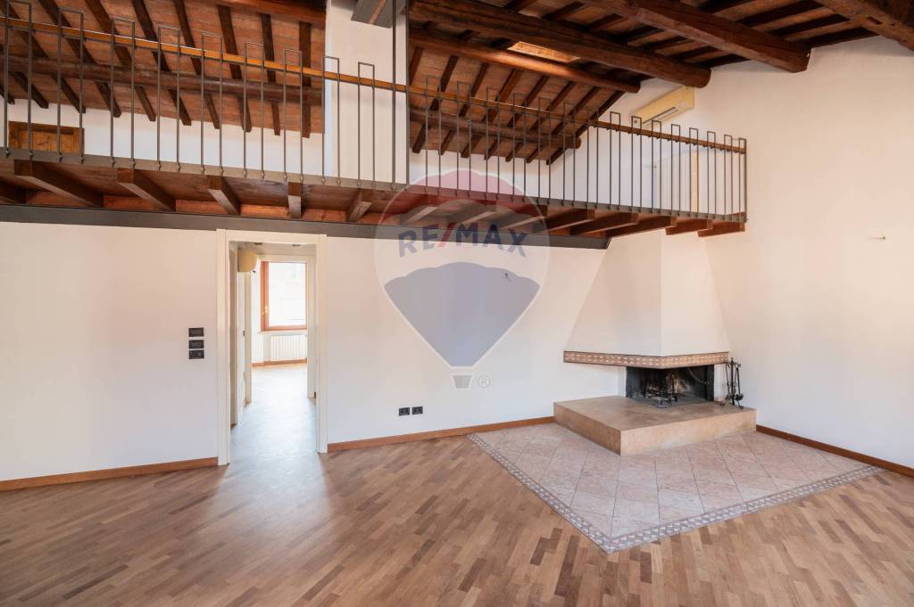 appartamento in vendita a Mantova in zona Centro Storico