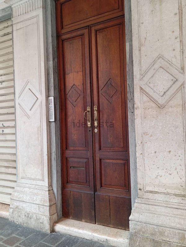 appartamento in vendita a Mantova in zona Centro Storico