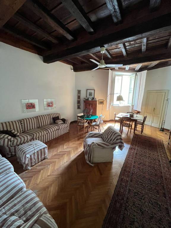 casa indipendente in vendita a Mantova in zona Centro Storico