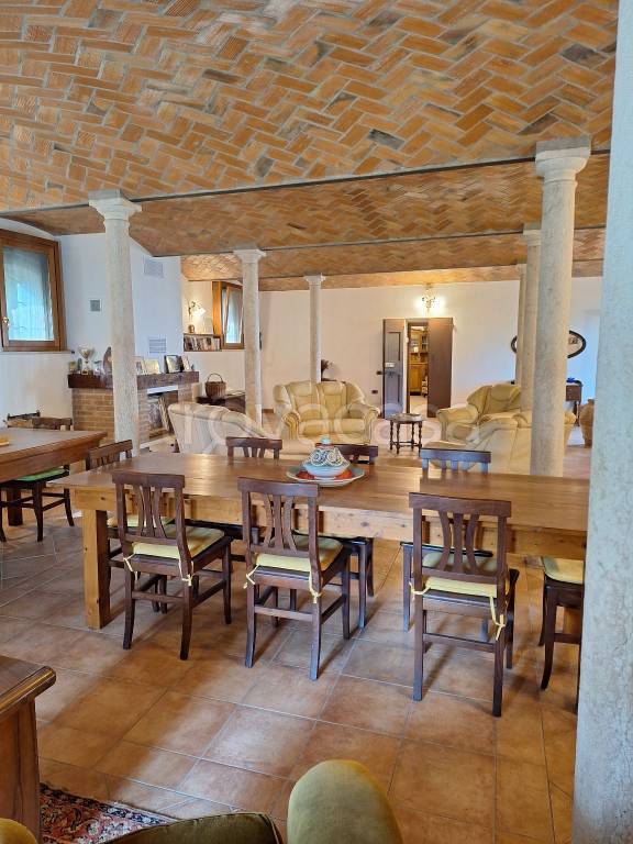 casa indipendente in vendita a Mantova