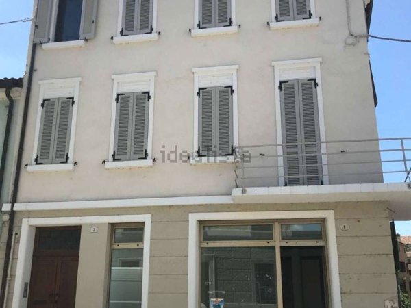 negozio in vendita a Mantova in zona Centro Storico