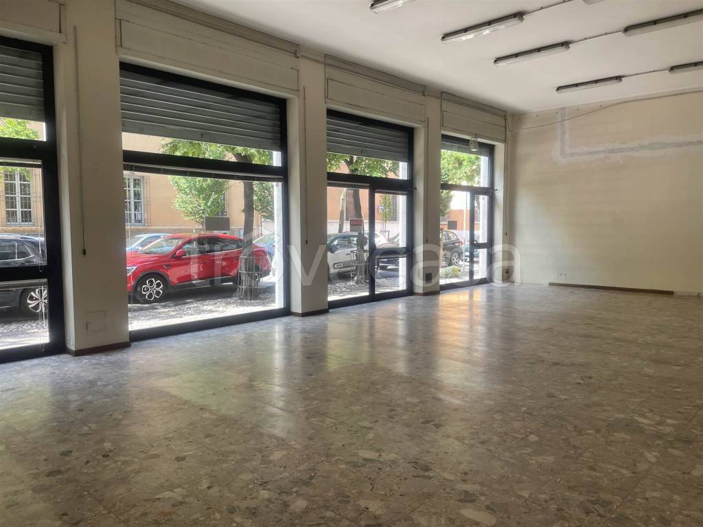 negozio in vendita a Mantova in zona Centro Storico