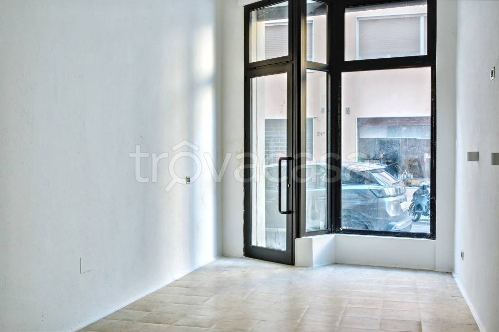 negozio in vendita a Mantova