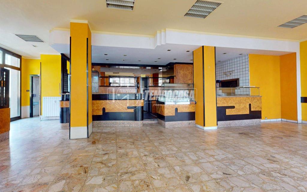 negozio in vendita a Mantova in zona Valletta Paiolo