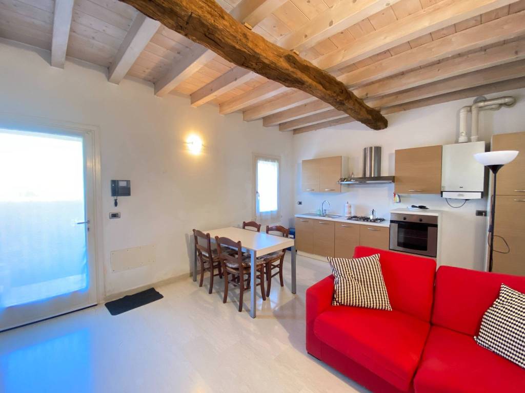 appartamento in vendita a Mantova in zona Strada Dosso del Corso