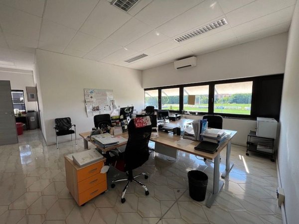 ufficio in vendita a Mantova in zona Chiesanuova