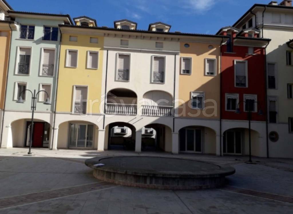 appartamento in vendita a Mantova in zona Tè Brunetti
