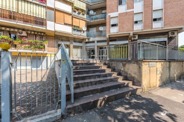 locale commerciale in vendita a Mantova in zona Valletta Paiolo