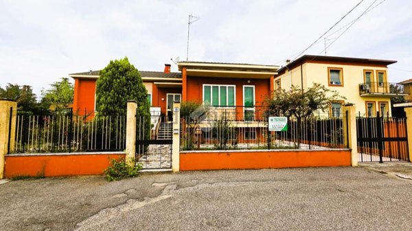 casa indipendente in vendita a Mantova in zona Centro Storico