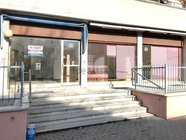 negozio in vendita a Mantova in zona Valletta Valsecchi