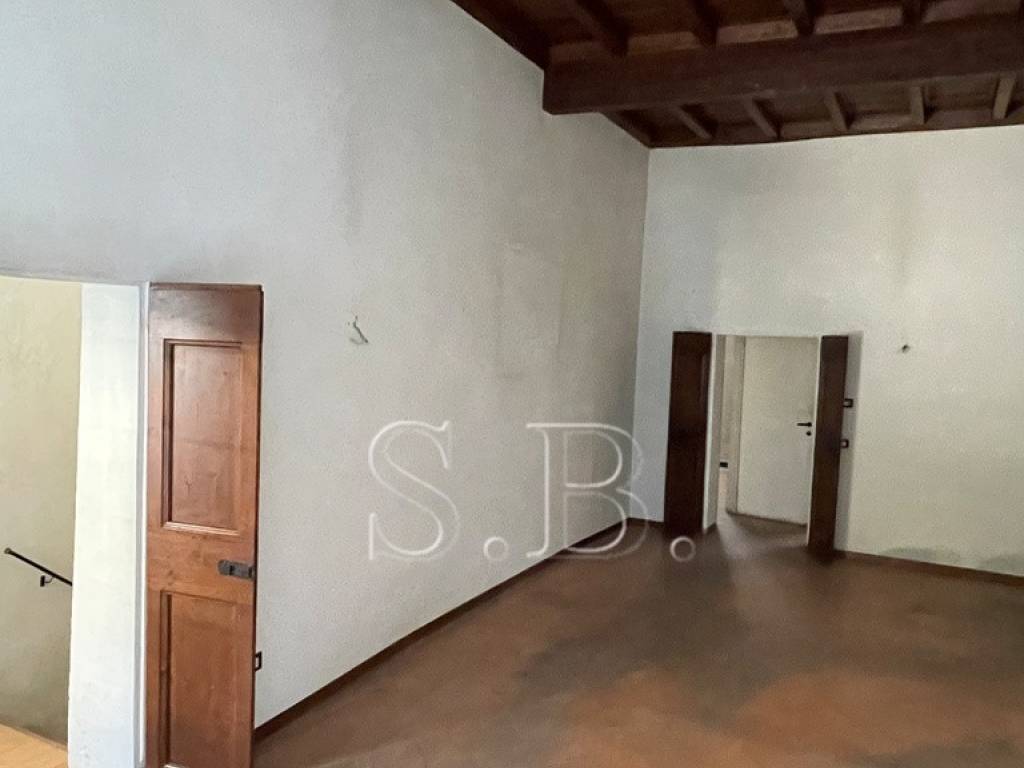 locale commerciale in vendita a Mantova