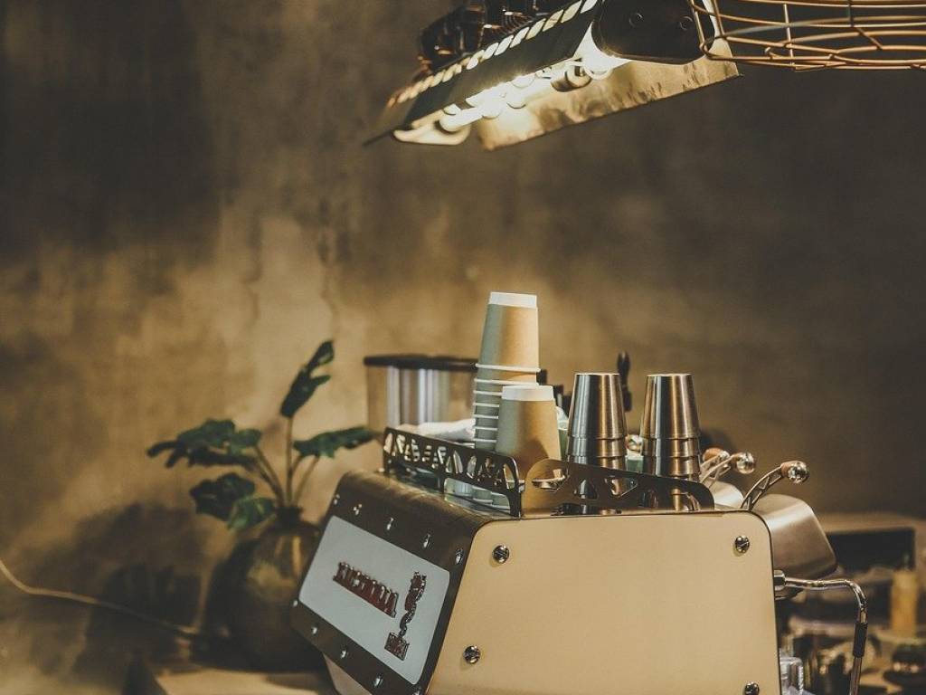 negozio in vendita a Mantova in zona Valletta Paiolo