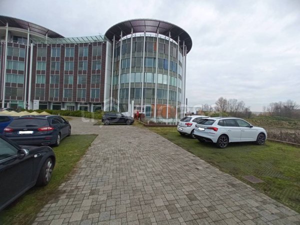 ufficio in vendita a Mantova in zona Lunetta-Frassino