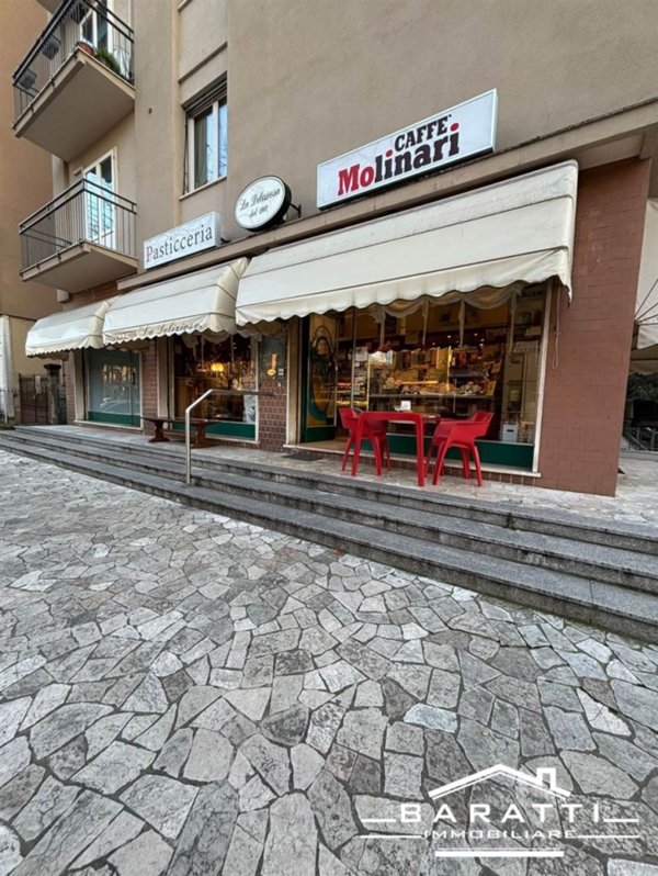 negozio in vendita a Mantova in zona Valletta Paiolo