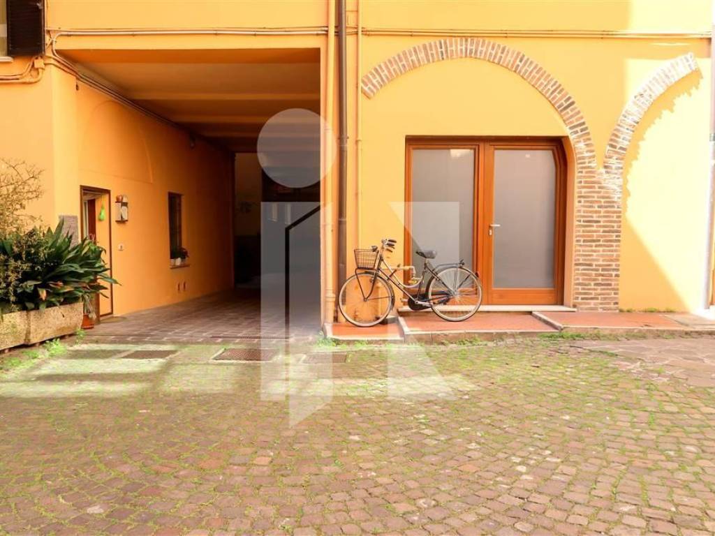 ufficio in vendita a Mantova in zona Centro Storico