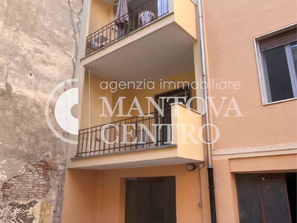 appartamento in vendita a Mantova in zona Centro Storico