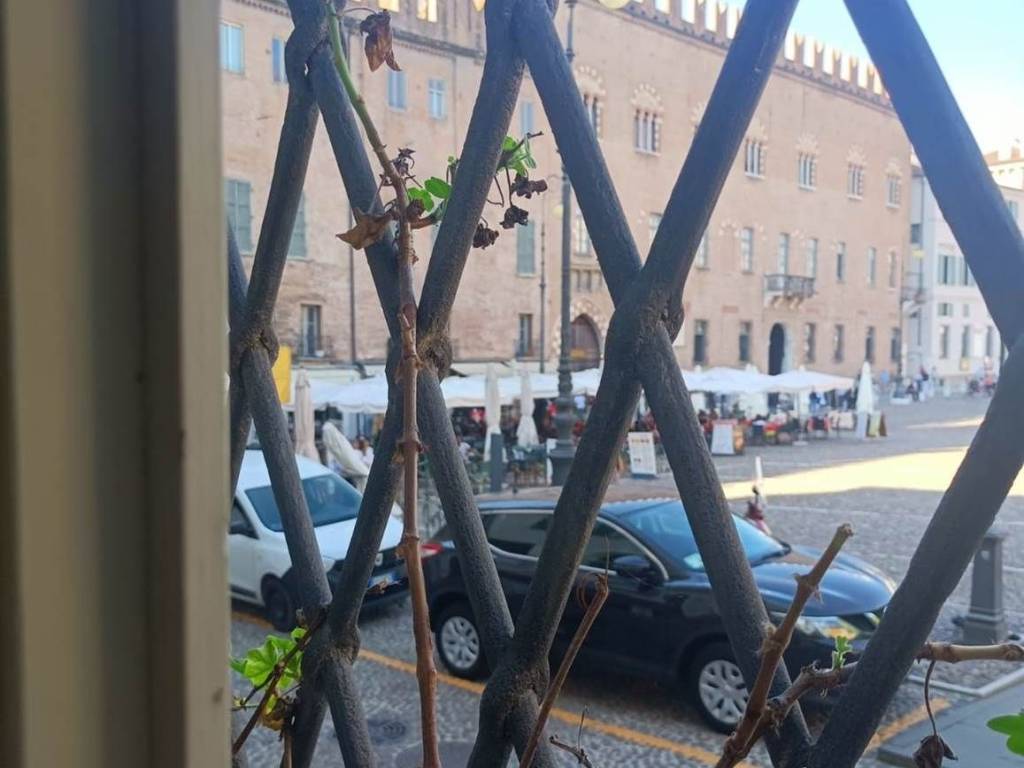 appartamento in vendita a Mantova in zona Centro Storico
