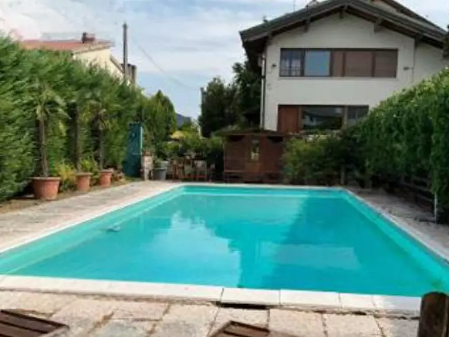 negozio in vendita a Mantova in zona Strada Dosso del Corso