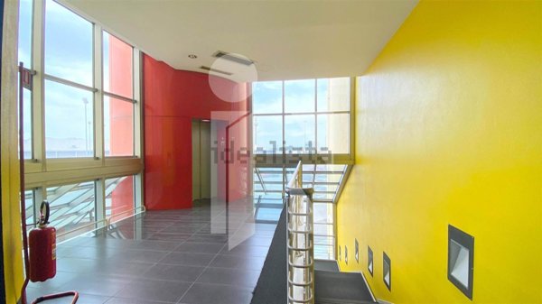 ufficio in vendita a Mantova in zona Lunetta-Frassino